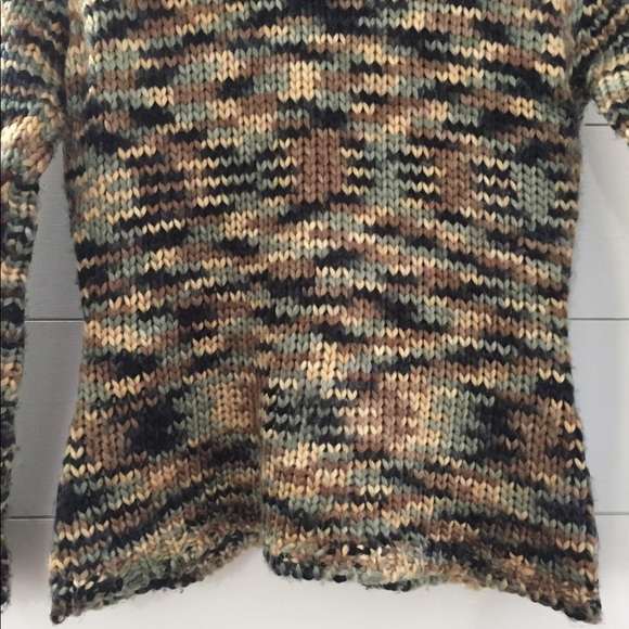🛑 SOLD! CHUNKY CAMO Knit Crop Turtleneck Sweater - Picture 7 of 8
